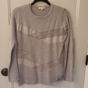 Vila Milano Wool Blend Light Gray Sweater with Abstract Pattern